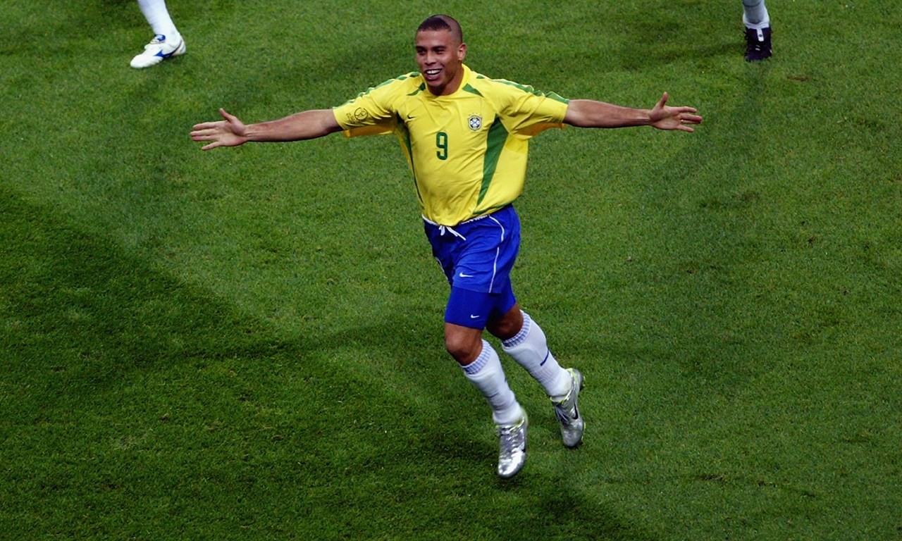 他在关键时 他在关键时