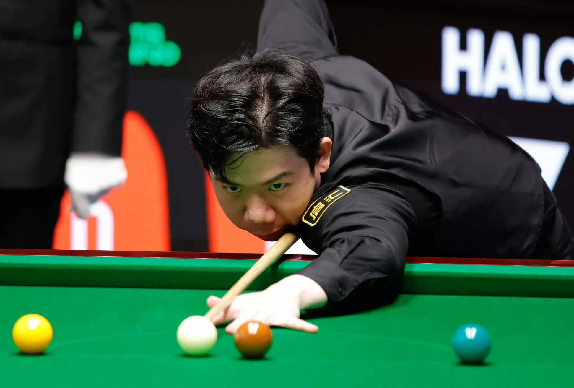 对年轻球员 对年轻球员